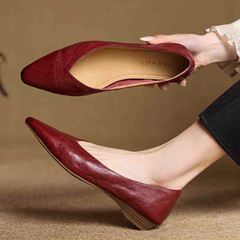 Valmir | Pointed-Toe Minimalist Flat Mules