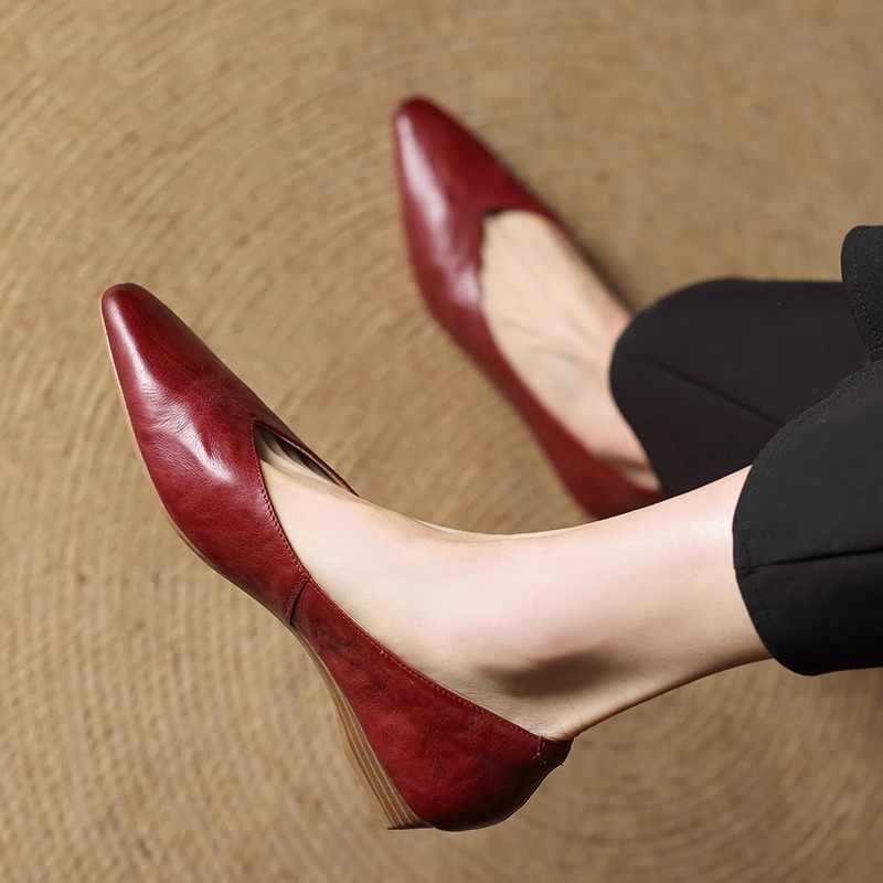 Valmir | Pointed-Toe Minimalist Flat Mules