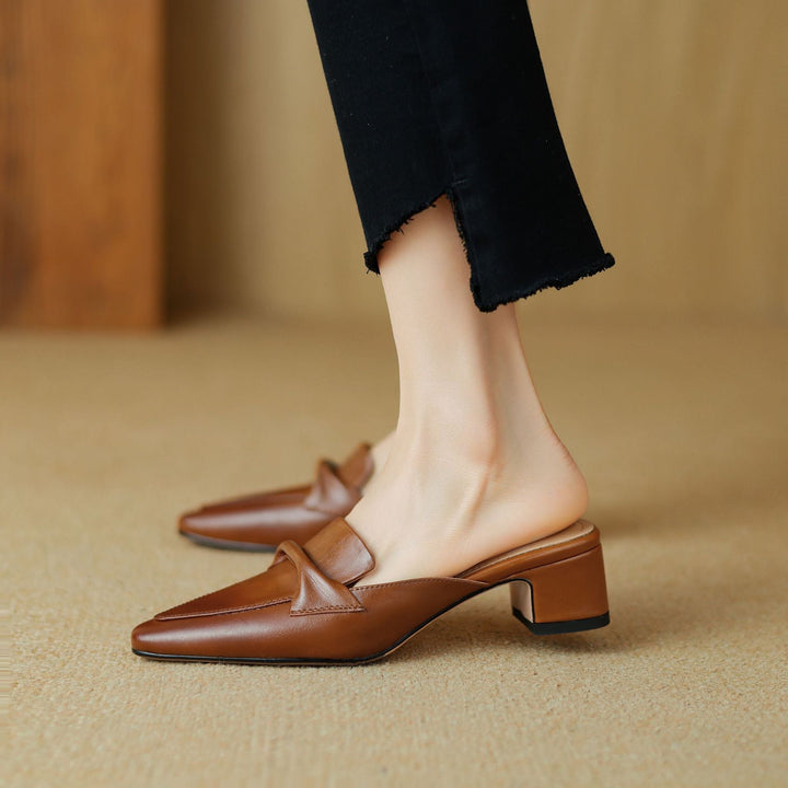 Erlen | Pointed-Toe Knot Detail Mules