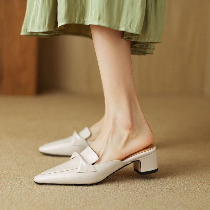 Erlen | Pointed-Toe Knot Detail Mules